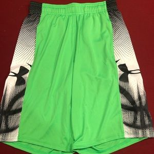 Under armor shorts NWT!!